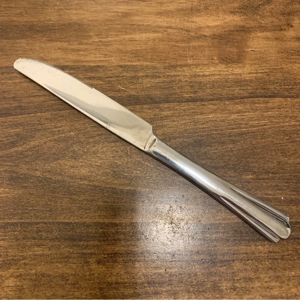 3/$20 One Hampton Silversmiths stainless knife Petal